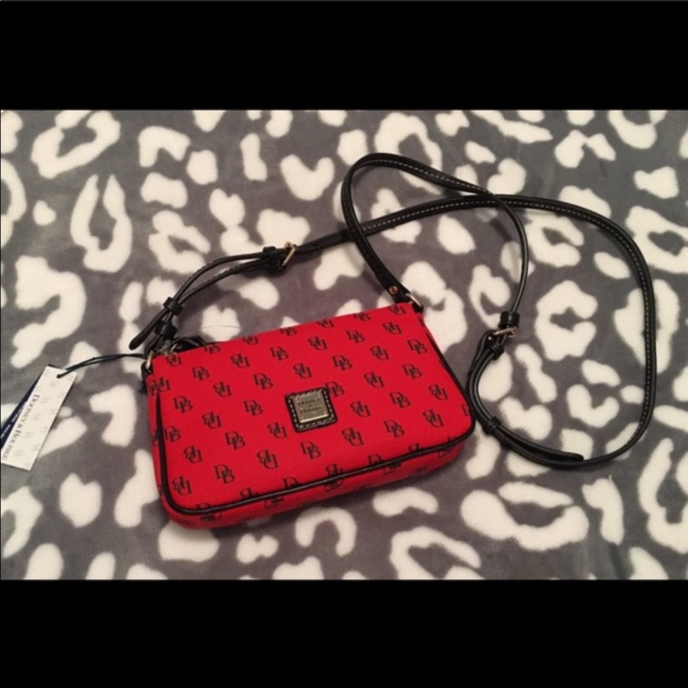 Dooney & Burke crossbody purse ❤️🖤